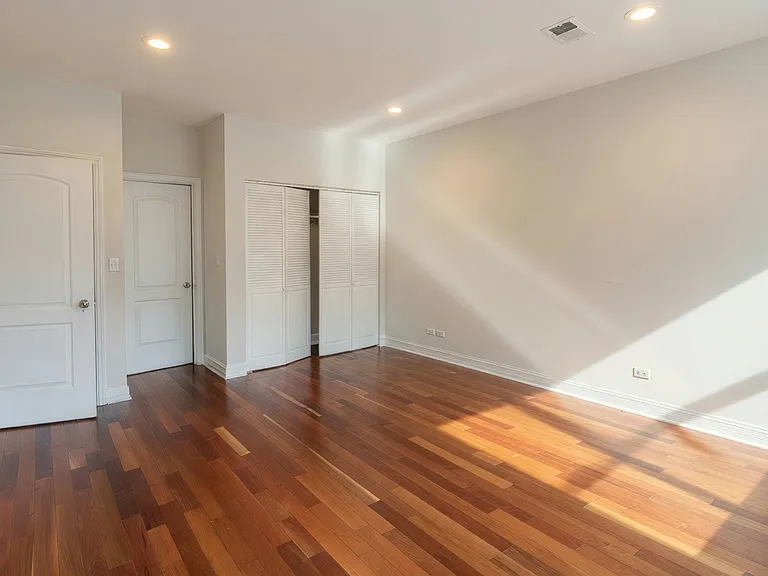 2037 W Touhy Ave #2 — Photo 7