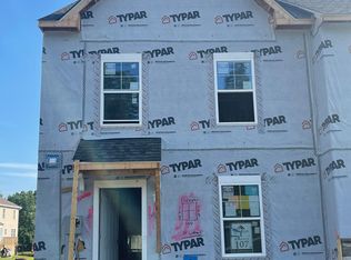 196 Scotch Pine Dr, Bunker Hill, WV 25413