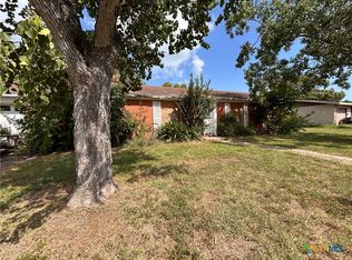210 Travis St, Port Lavaca, TX 77979
