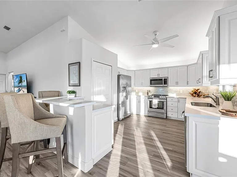2736 Gulfview Dr — Photo 10