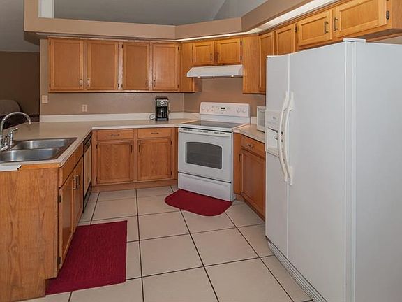 3rd image of 1029 Doyle Rd