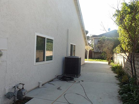 4th image of 16910 Gresham St