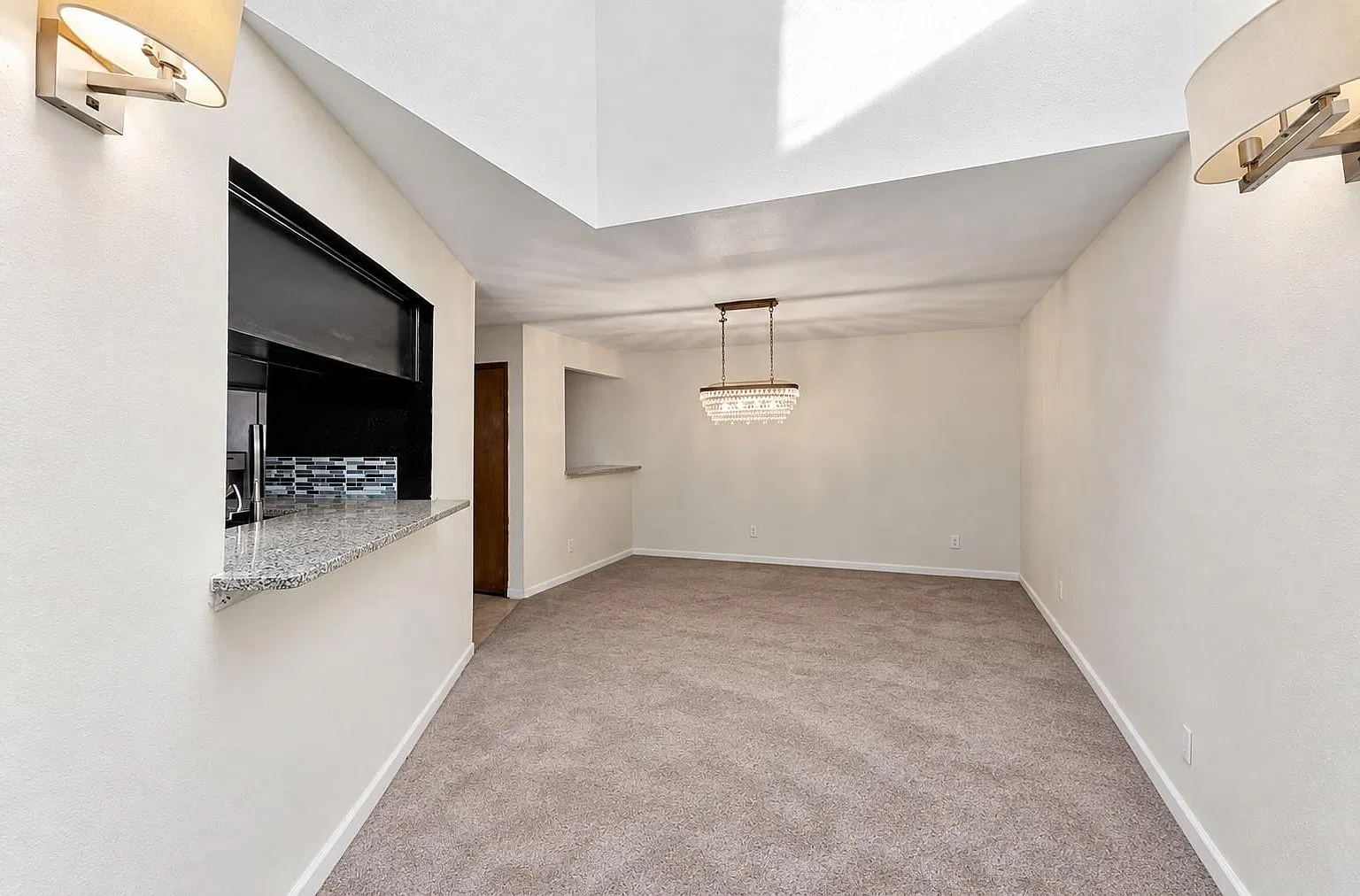 6 bed, 3.5 bath, 3480 sqft, $3,495 — Photo 3