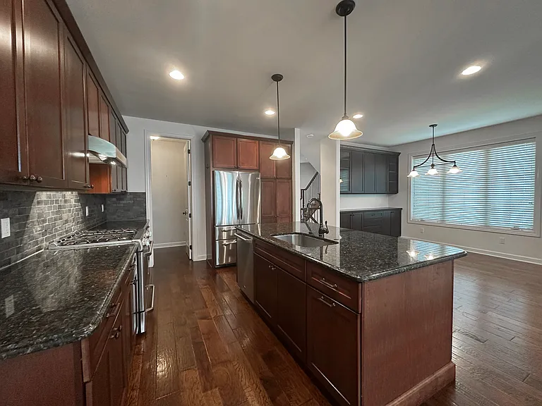 1555 Ruffner Ave — Photo 9