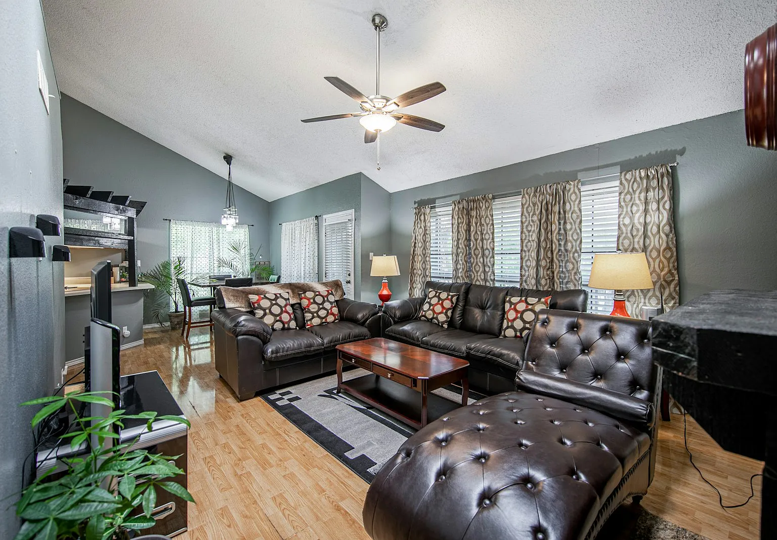 8611 Datapoint Dr Unit 46 — Photo 3