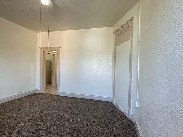 207 Midway Ave — Photo 15