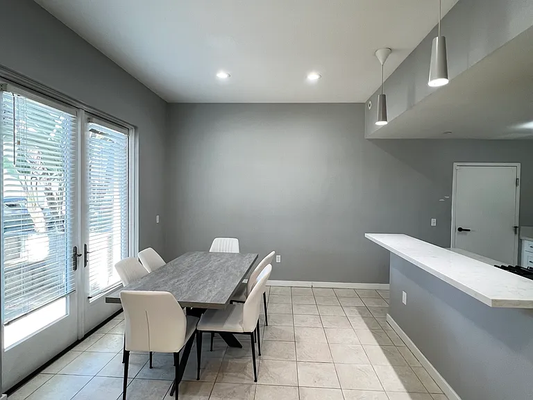 323 E Dayman St #1 — Photo 4