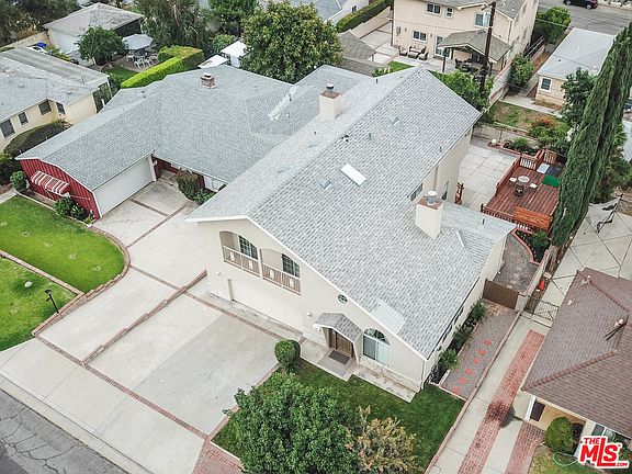 3rd image of 2918 Los Olivos Ln