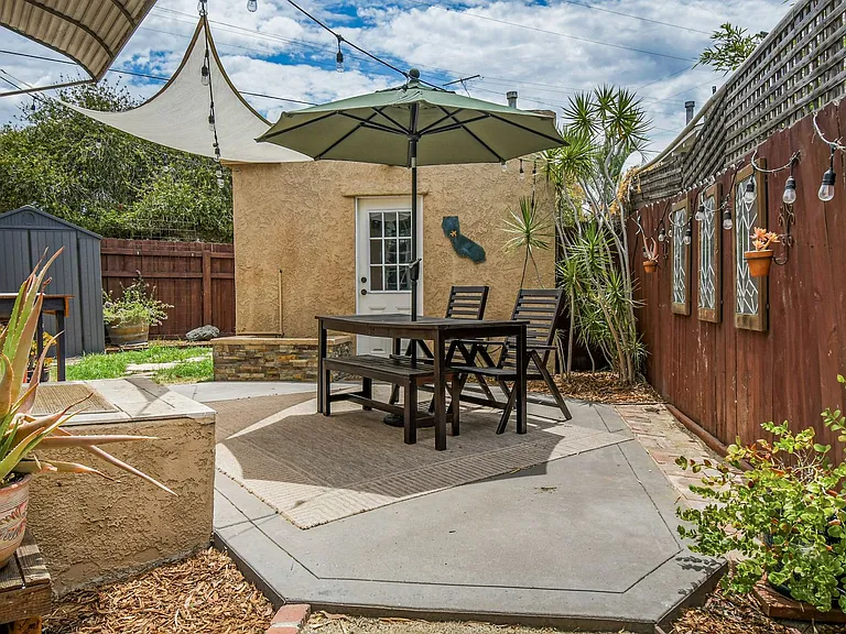 4740 W Mountain View Dr — Photo 29