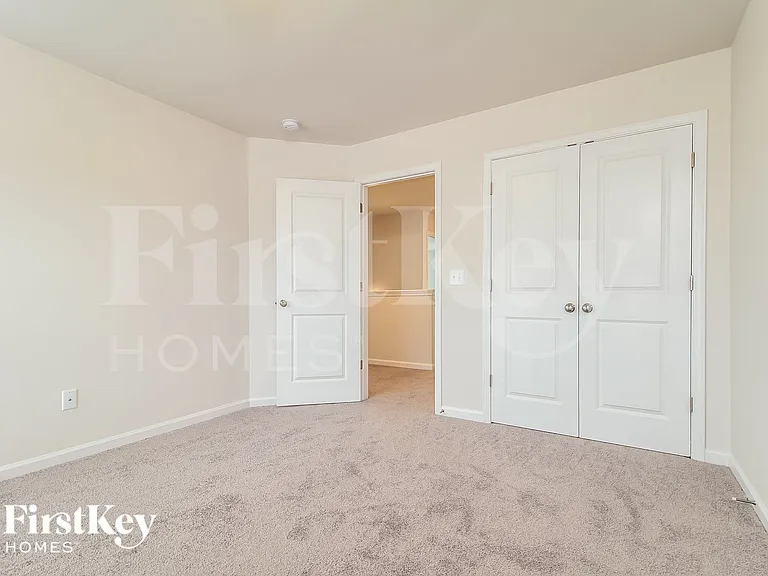 212 Ashborne Ln — Photo 12