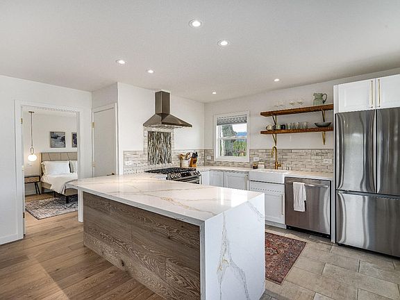 5th image of 1332 Inglewood Avenue