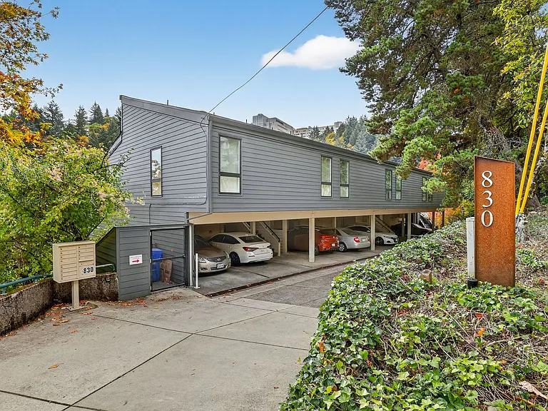 830 SW Broadway Dr #8 — Photo 1