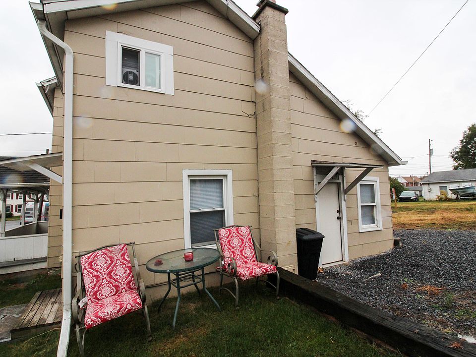 2nd image of 805-809 Almond St