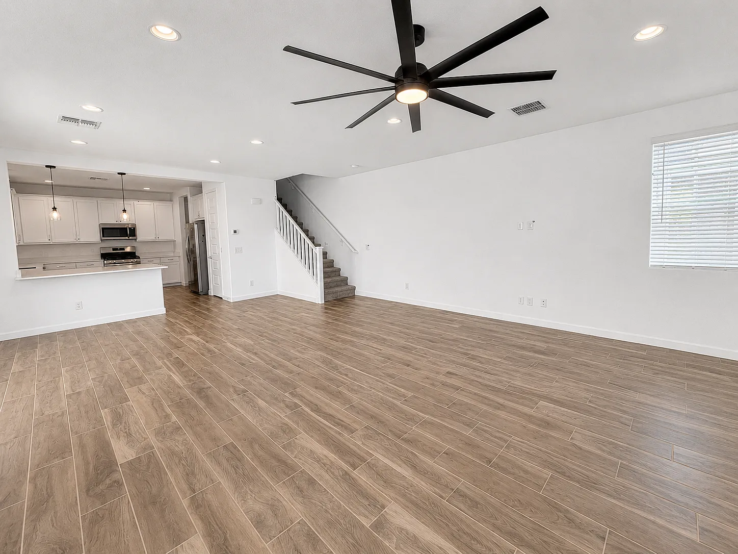 4 bed, 3.5 bath, 2070 sqft, $2,895 — Photo 4