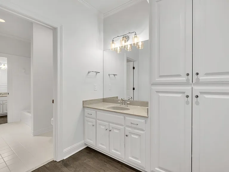 37 Erwin Ct — Photo 16