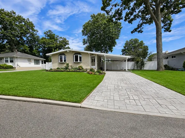 21 Duane Drive, Ronkonkoma, NY 11779