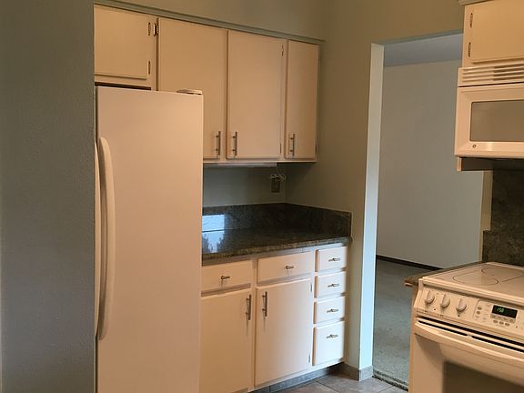 4th image of 2503 E Geddes Ave