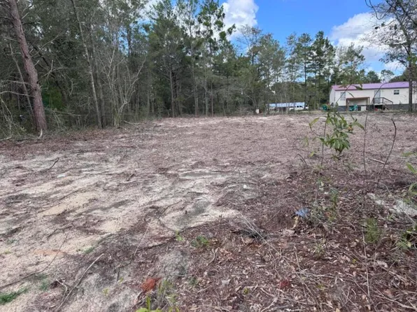 6 Country Blvd, Defuniak Springs, FL 32433