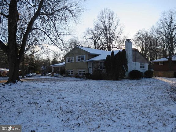 3rd image of 7000 Elizabeth Dr