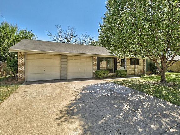 2nd image of 5108 Holiday Ln