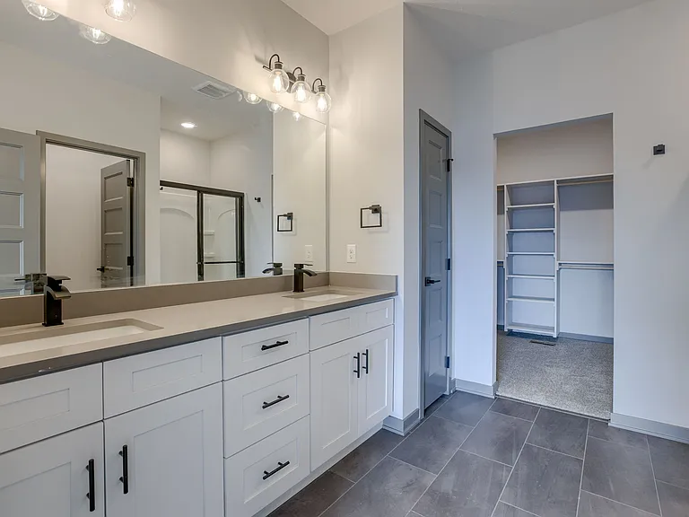 18467 Greenleaf St — Photo 13
