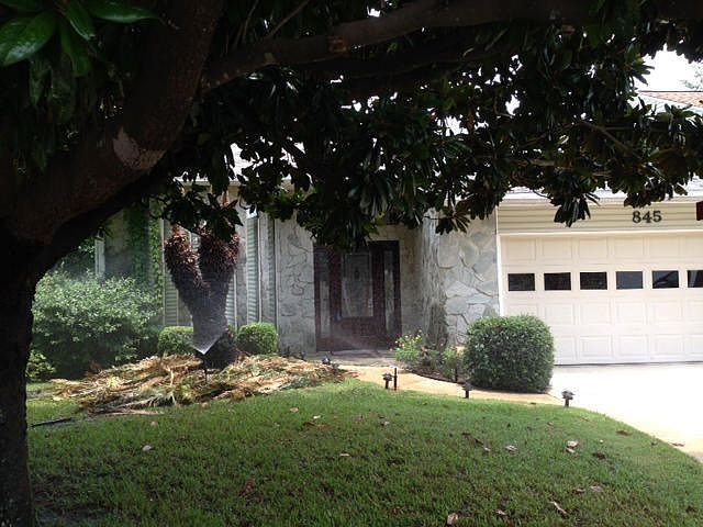 1st image of 845 Holbrook Cir