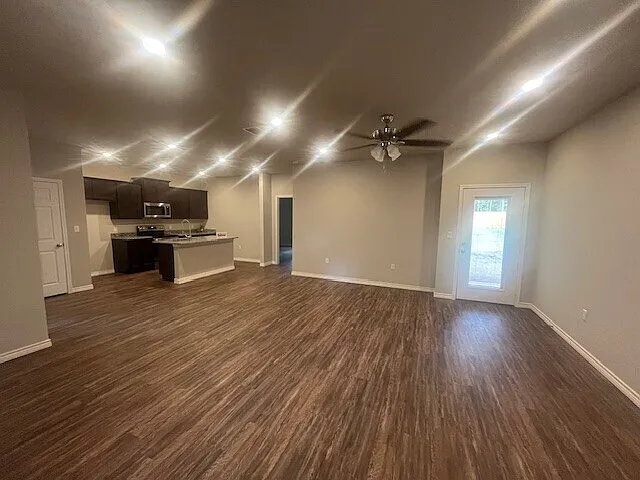 504 Ranier Dr — Photo 14