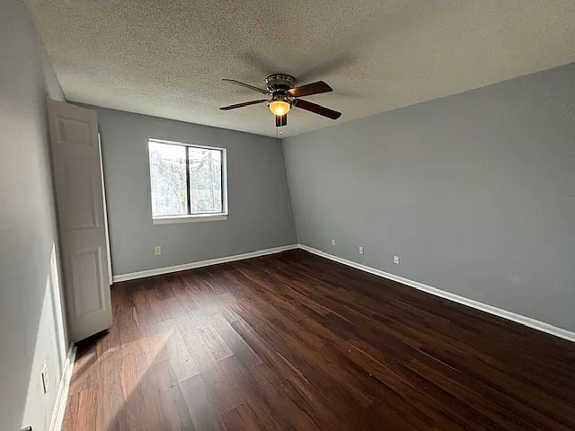 517 W Market St #A — Photo 10