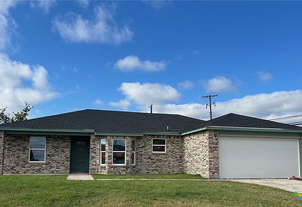 1st image of 102 E Blancas Dr