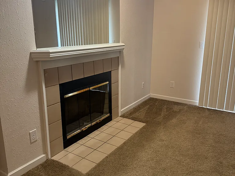 37th Street Apartments — Photo 14