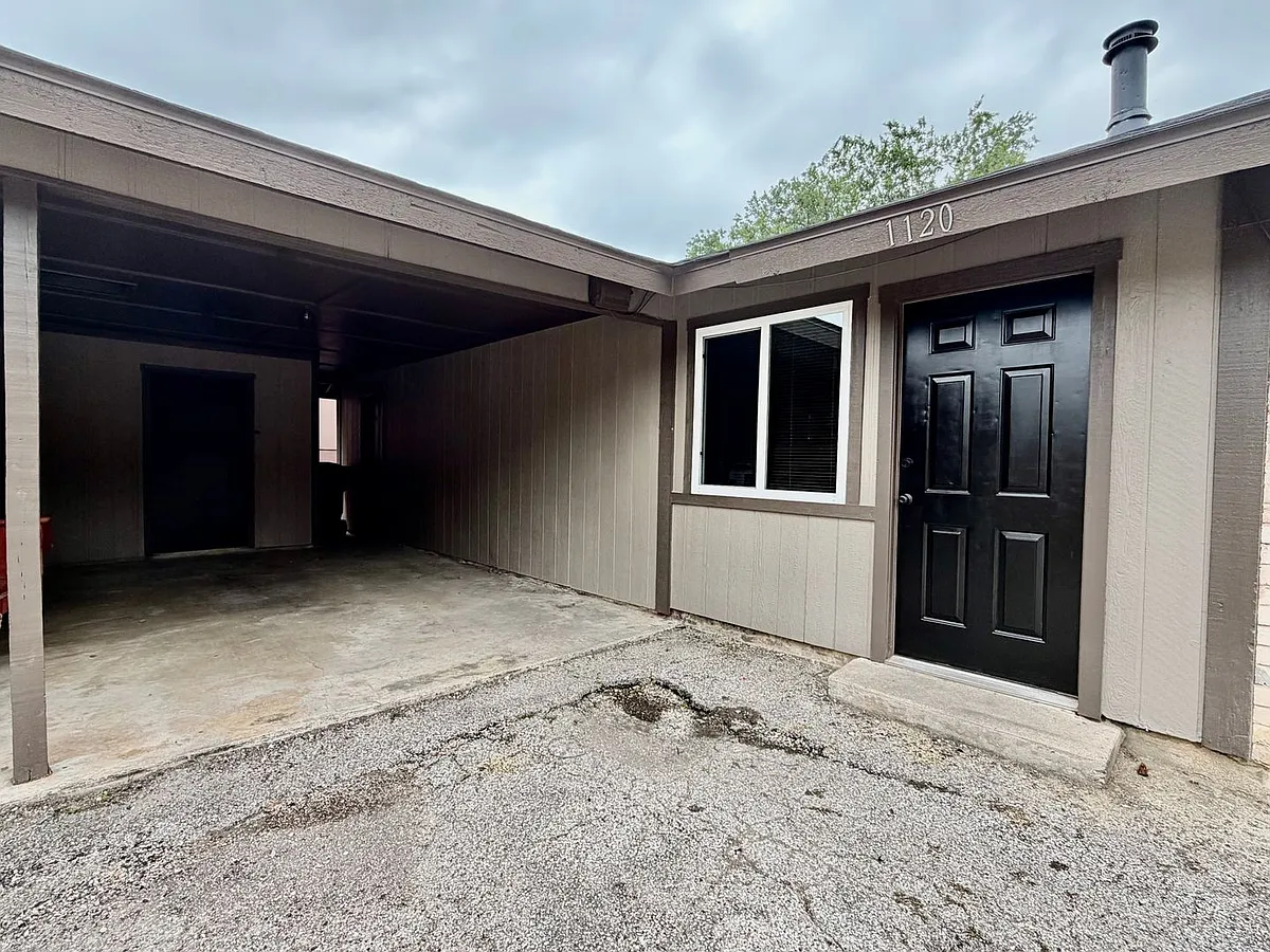 Building Photo - 1120 Hazelton St
