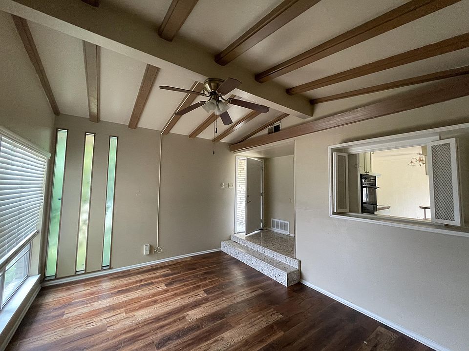 1st image of 607 Cobble Dr