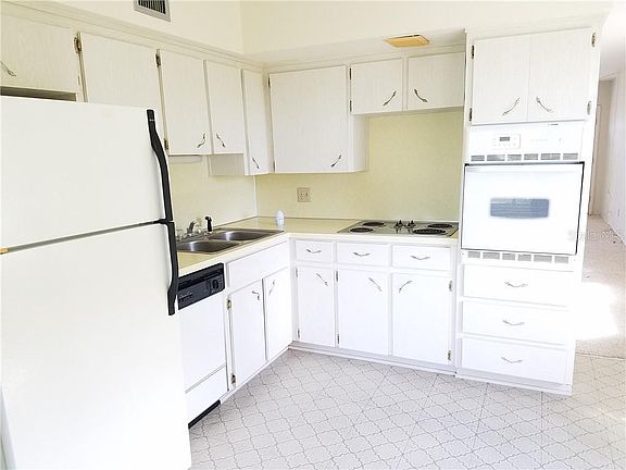 2nd image of 2330 Ecuadorian Way APT 58