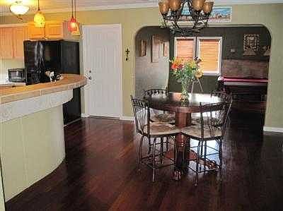 2nd image of 321 Chula Vista Pl NE