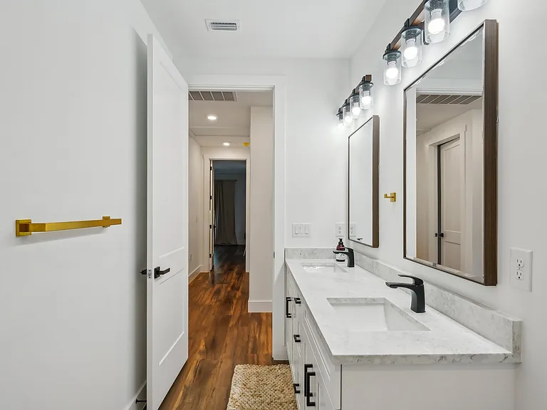 7302 S Elliott St — Photo 19