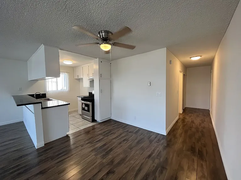 Independence Apartments — Photo 2