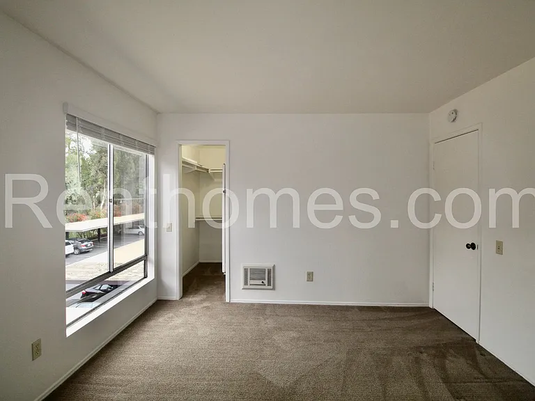 7958 Mission Center Ct #E — Photo 16
