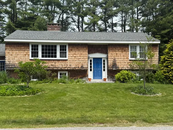 36 Pinewood Drive, Cumberland, ME 04021