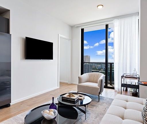 5th image of 398 NE 5th St #Hdlo22