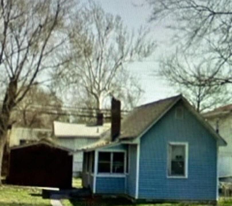 2nd image of 2548 Iowa St