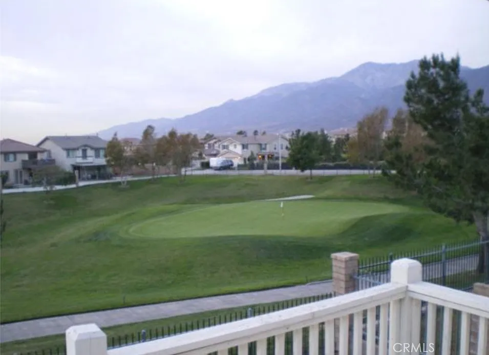 5 bed, 3683 sqft, $4,600 — Photo 2