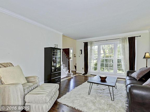 4th image of 17533 Applewood Ln