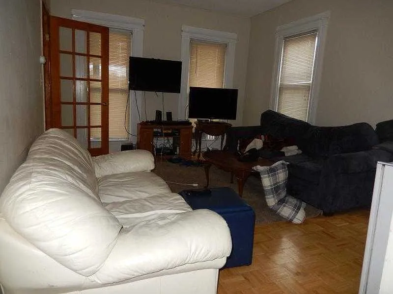 5 bed, 1.5 bath, $3,500 — Photo 4