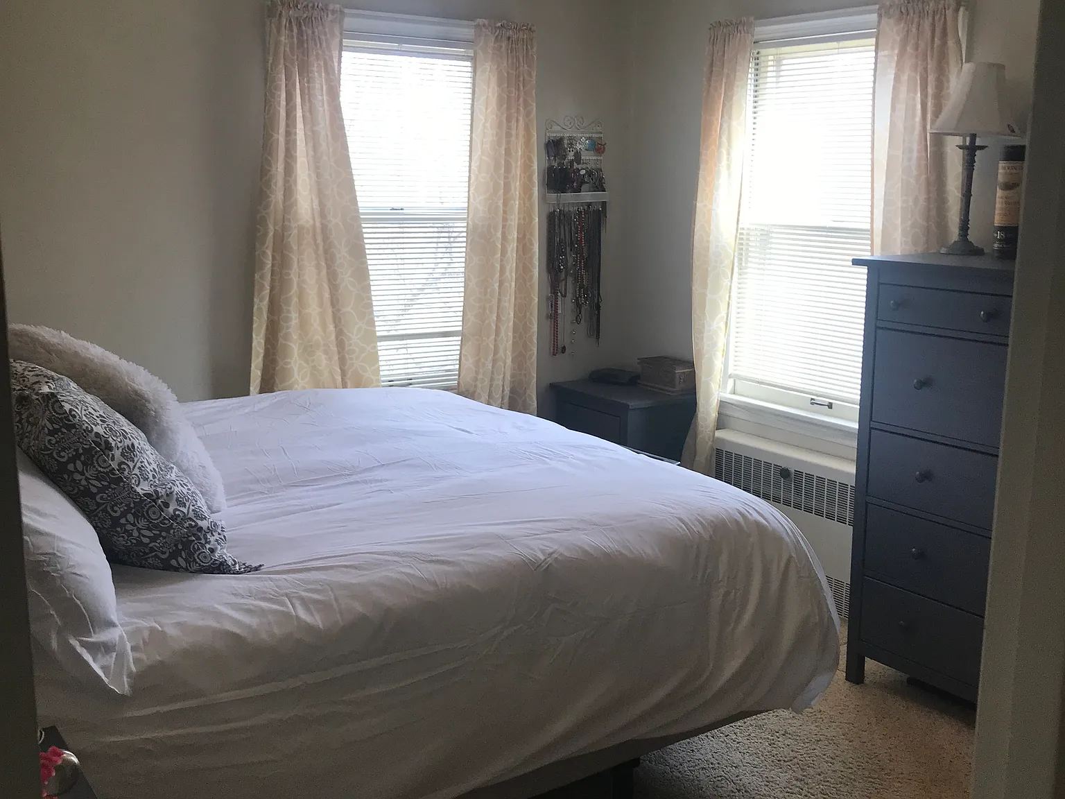 3 bed, $1,590 — Photo 4