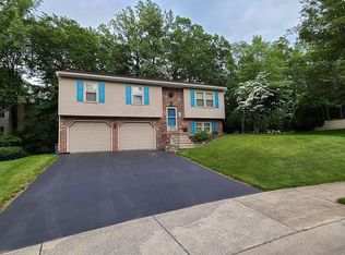 6 Woodland Dr, Stevens, PA 17578