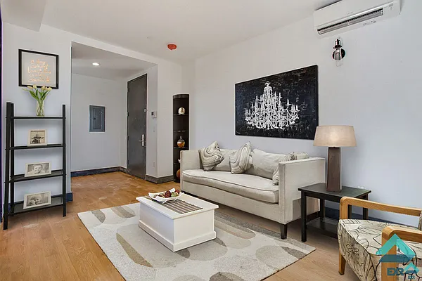 Rented by EXR | media 36