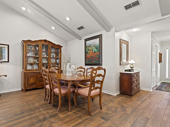 4th image of 312 Amberwood Cir