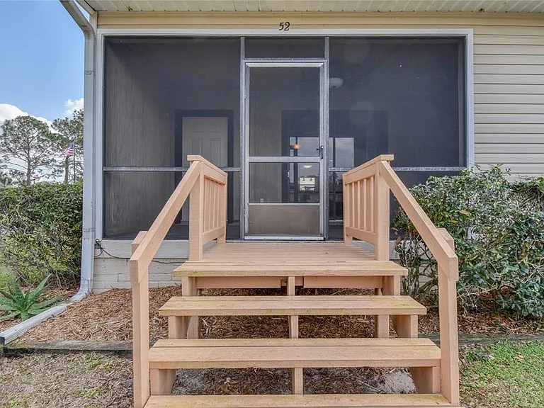 11001 SE Sunset Harbor Rd #H52 — Photo 1