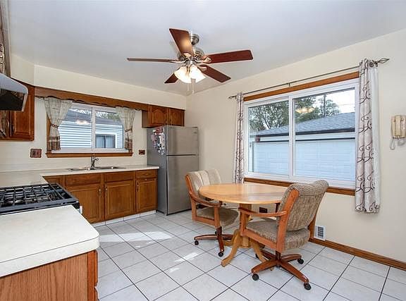 4th image of 51 Franklin Dr