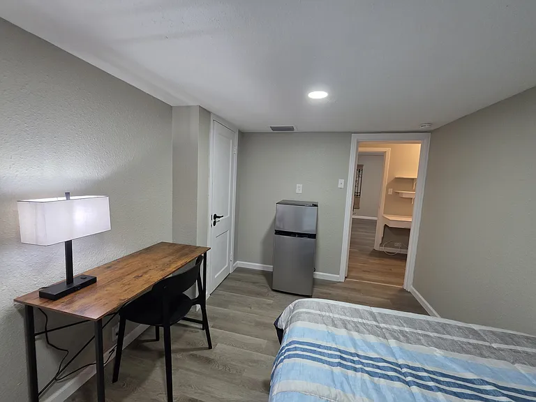 325 S Saunders St #1 — Photo 11